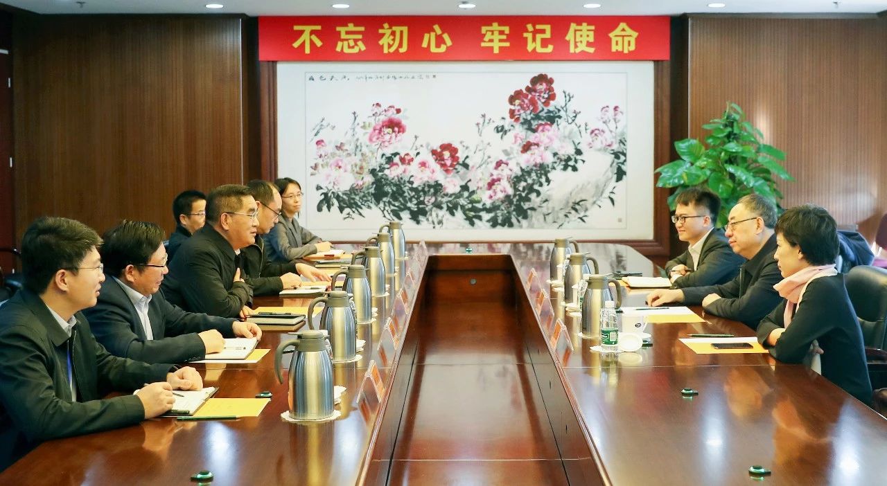 姜仁鋒會見中國國新黨委委員、總會計師劉學(xué)詩 